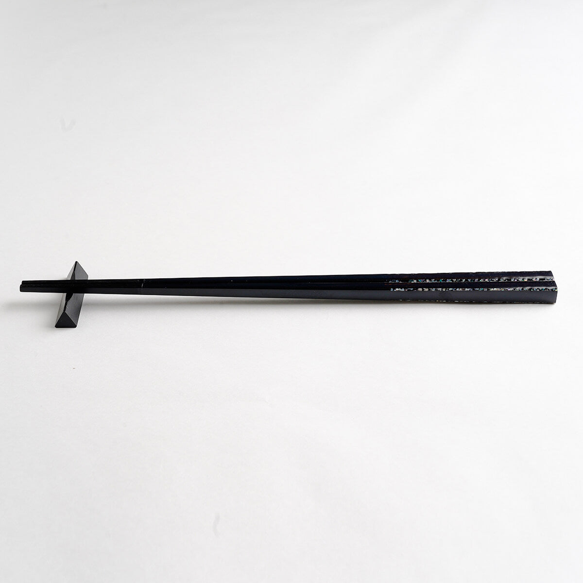 黒燿螺鈿(こくようらでん) 24~22cm 専用箸置き・専用ボックス付き 【若狭塗箸】