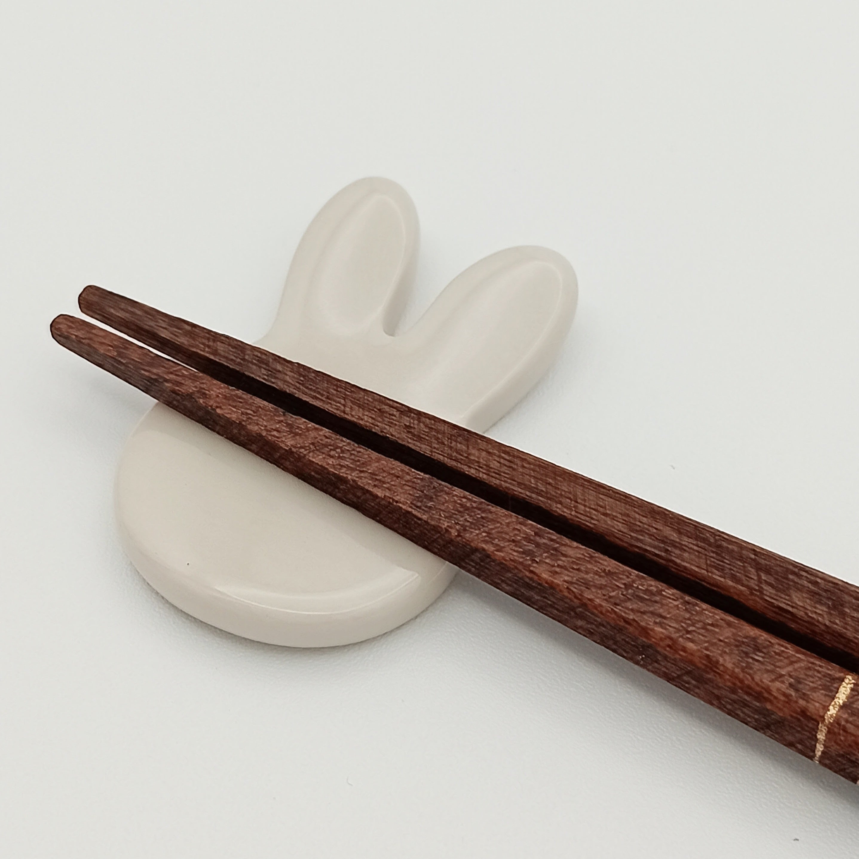 はし置き るりうさぎ