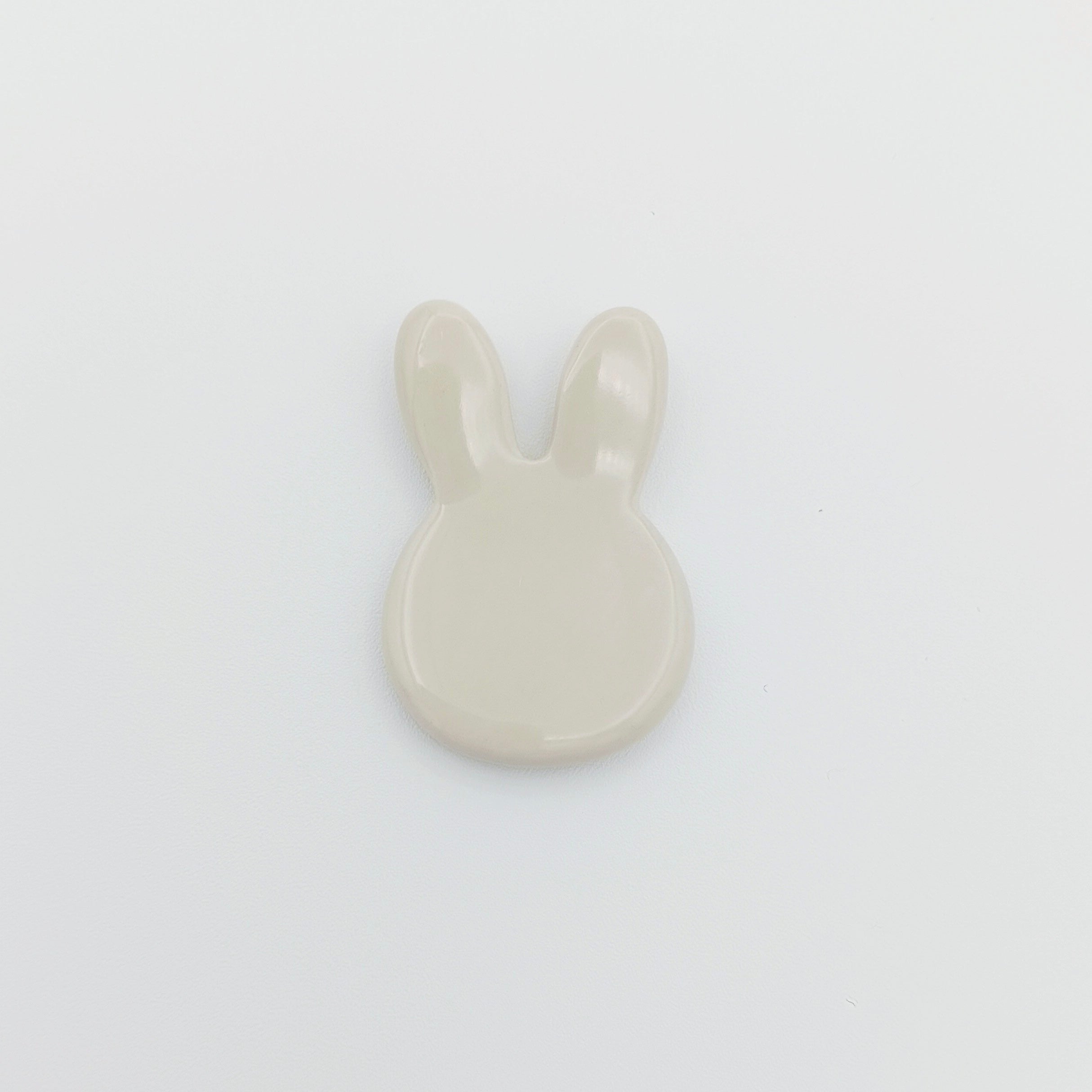 はし置き るりうさぎ