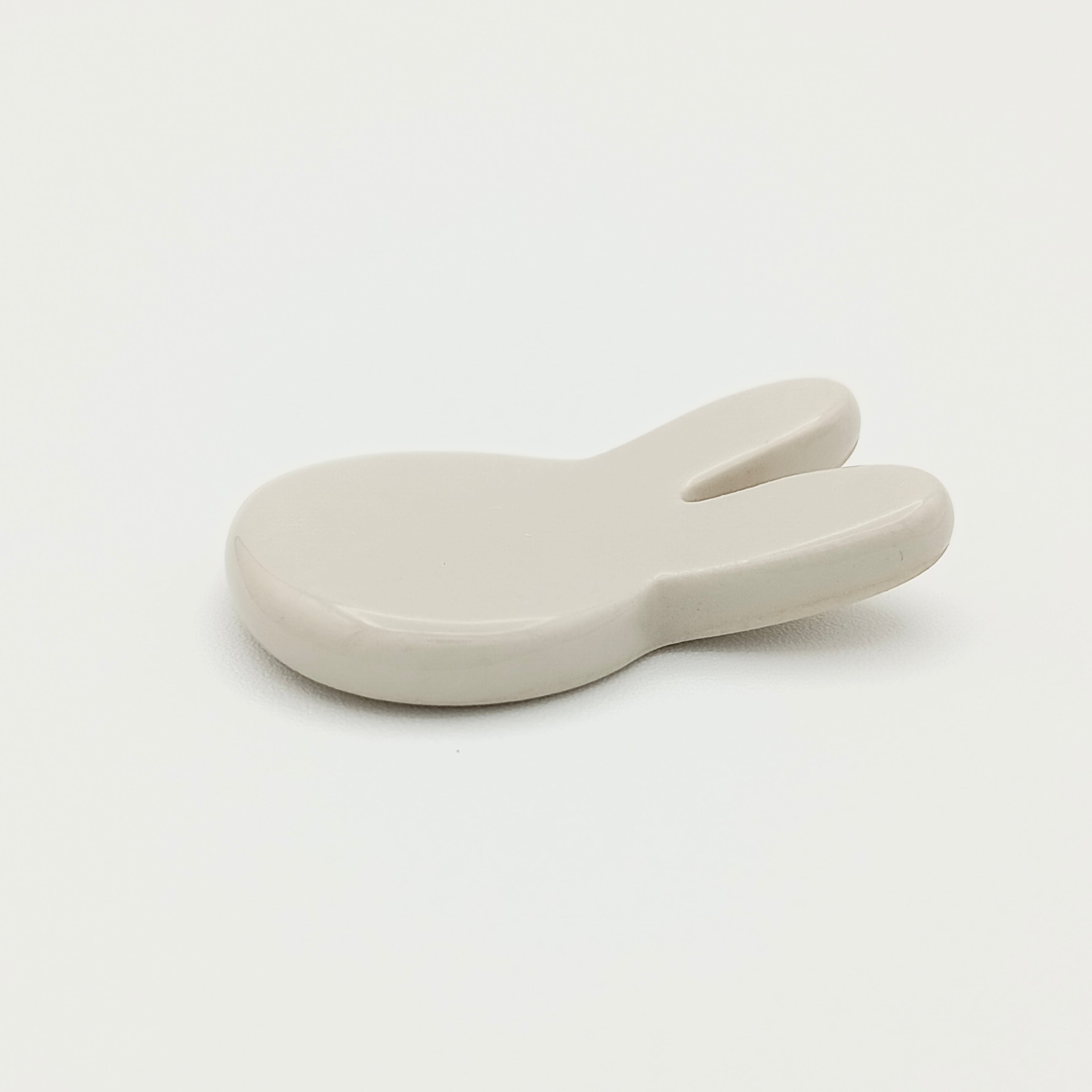 はし置き るりうさぎ