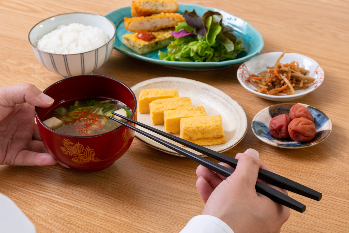 黒燿四角(こくようしかく) 20~24.5cm 専用箸置き・専用ボックス付き 【若狭塗箸】