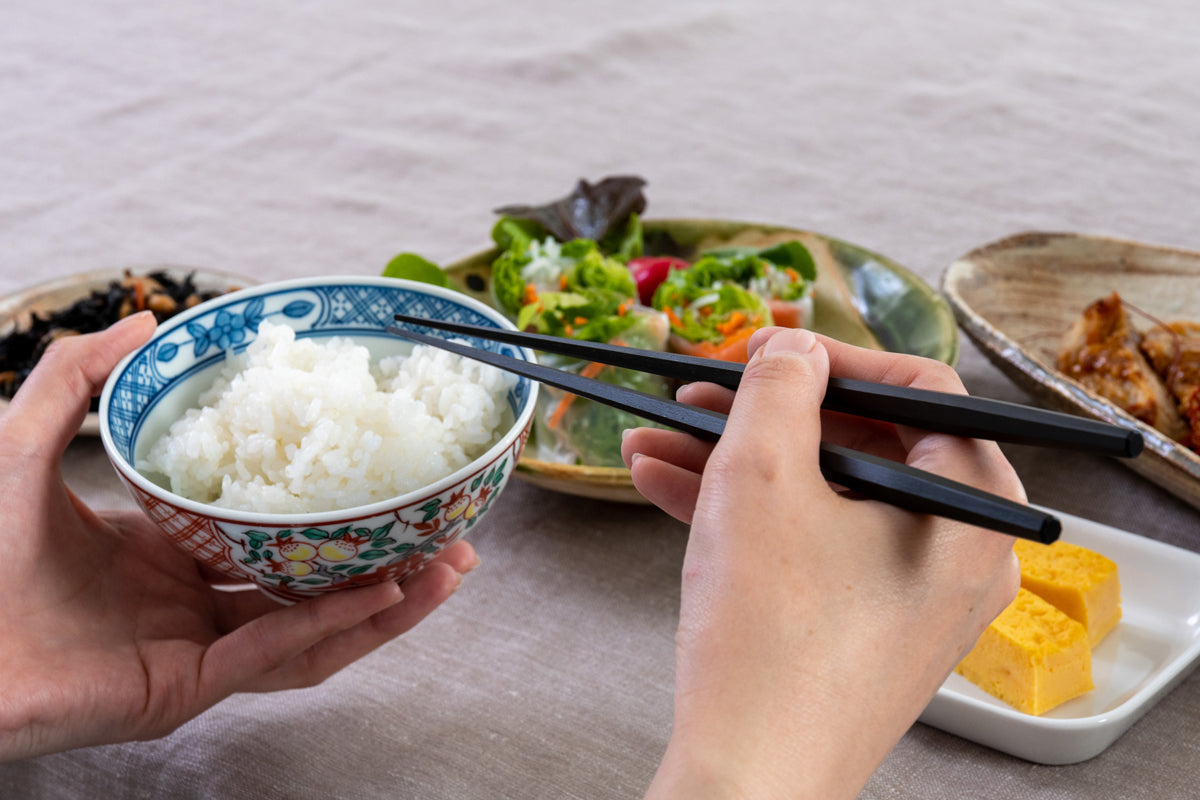 黒燿八角(こくようはちかく) 20~24.5cm 専用箸置き・専用ボックス付き 【若狭塗箸】