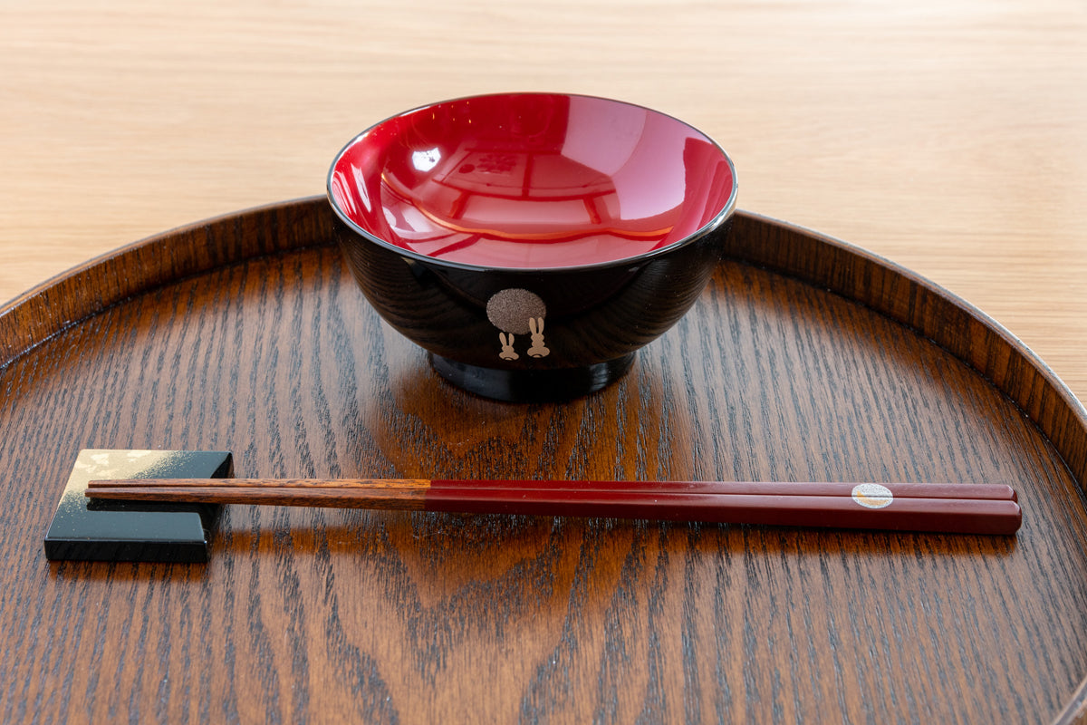 川連漆器 子供椀 月見うさぎ(黒内朱)