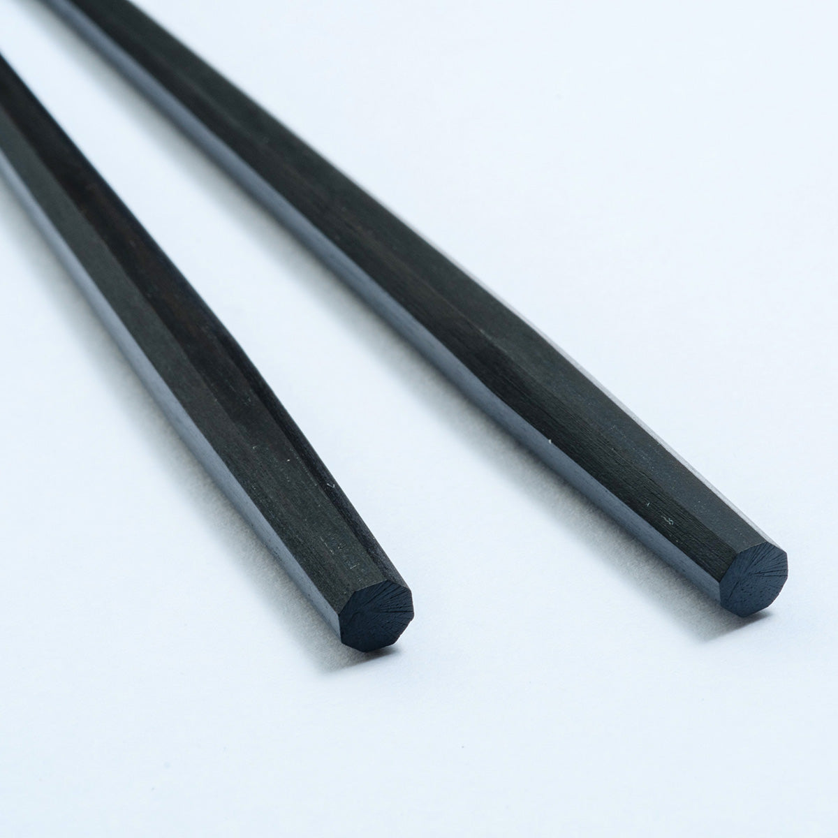 黒燿八角(こくようはちかく) 20~24.5cm 専用箸置き・専用ボックス付き 【若狭塗箸】