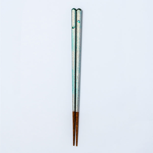 キラキラと輝く桜柄のスペシャルな箸