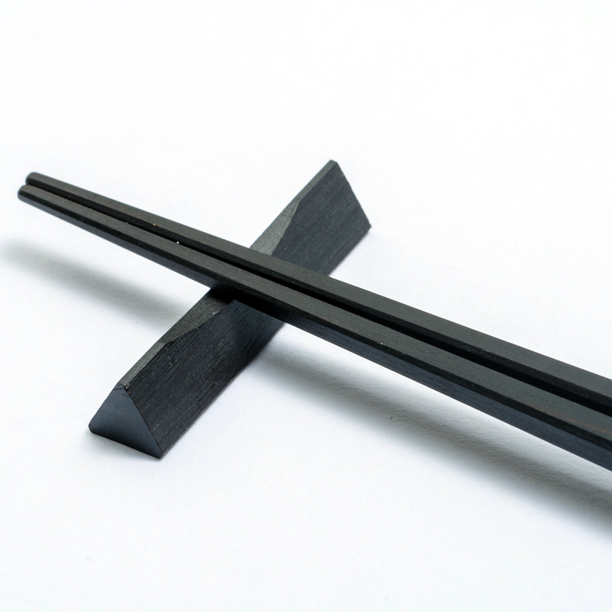 黒燿四角（こくようしかく） 20～24.5cm 専用箸置き・専用ボックス付き 【若狭塗箸】
